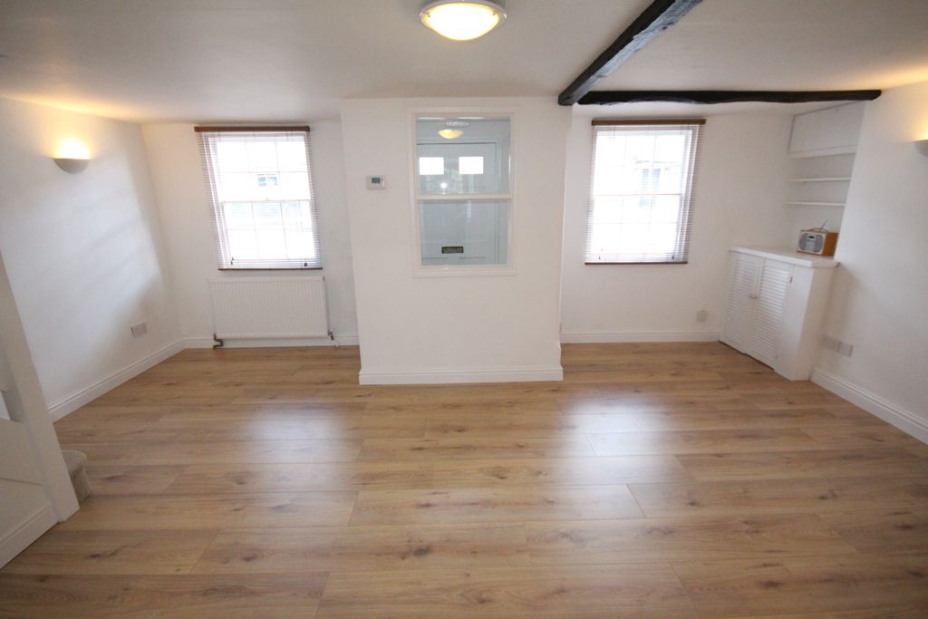 Property photo 2 of 9 Living/ Dining Room