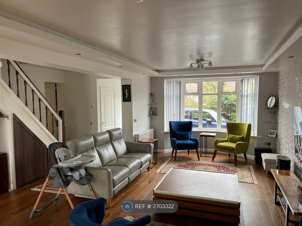 Property photo 2 of 34