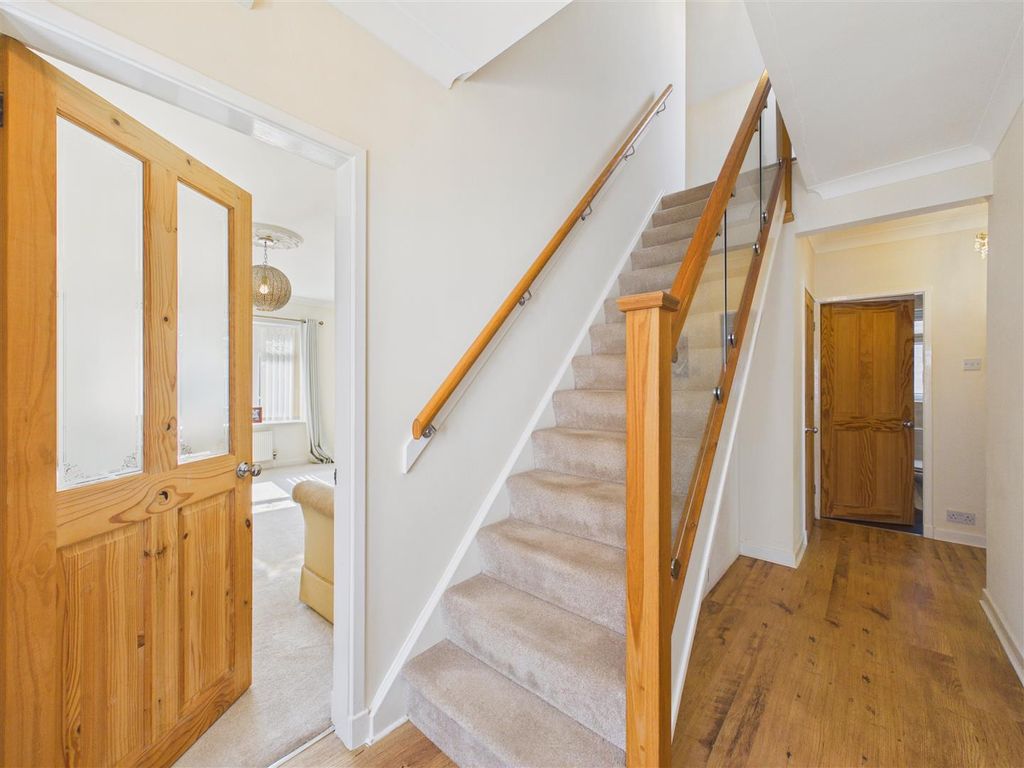 Property photo 2 of 16 Entrance Hallway