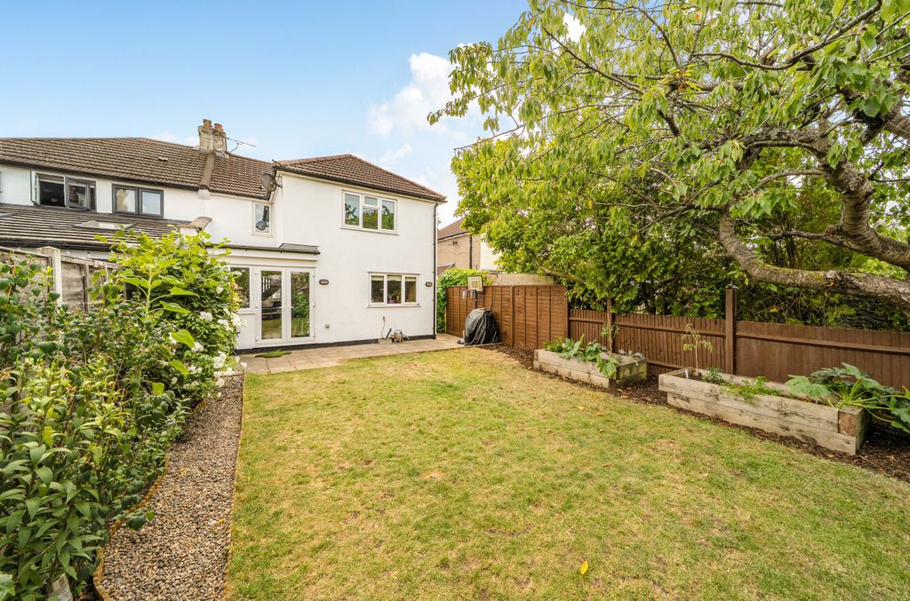 Property photo 2 of 32 1497192-15-6A63A2...