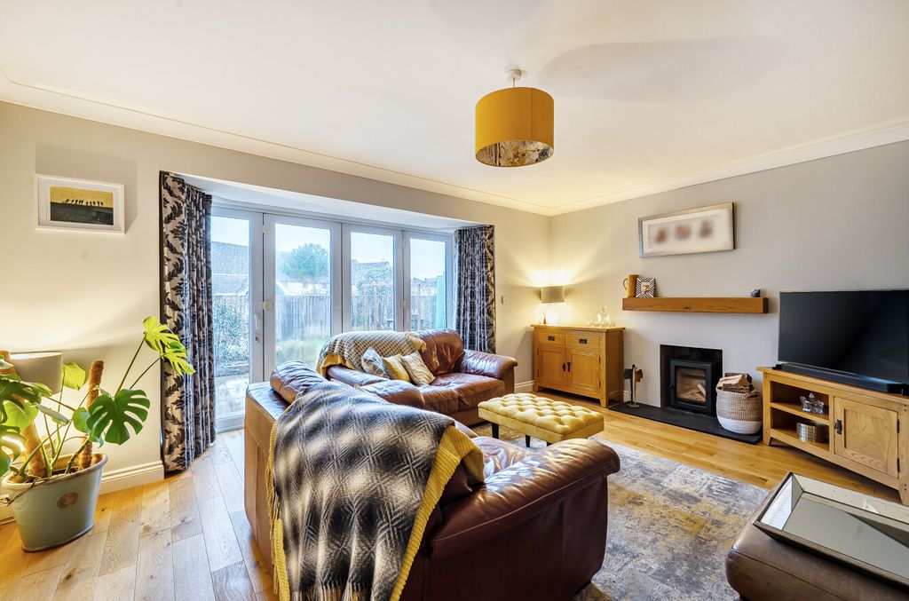 Property photo 3 of 23 140365496978B04Da7264