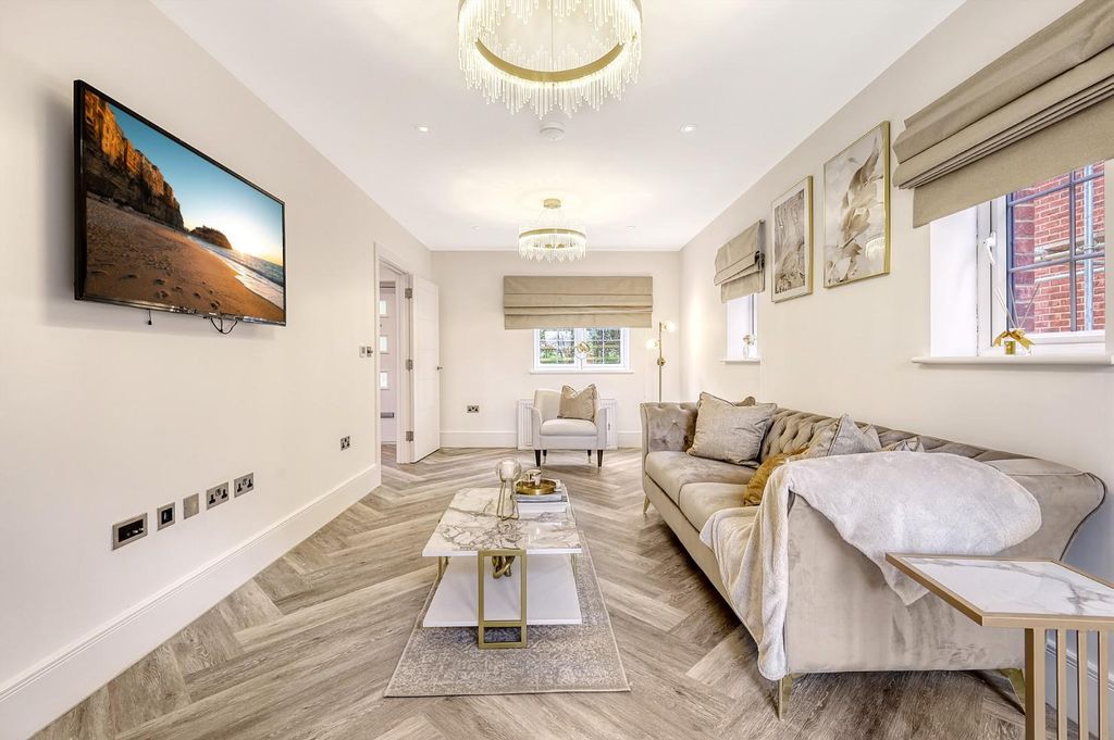 Property photo 3 of 21