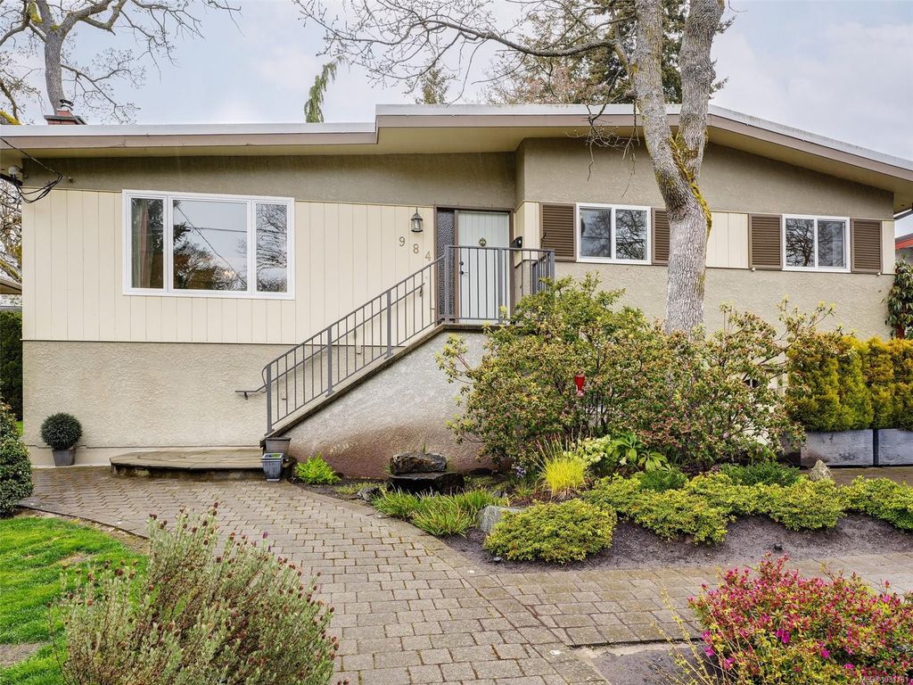 Property photo 1 of 41