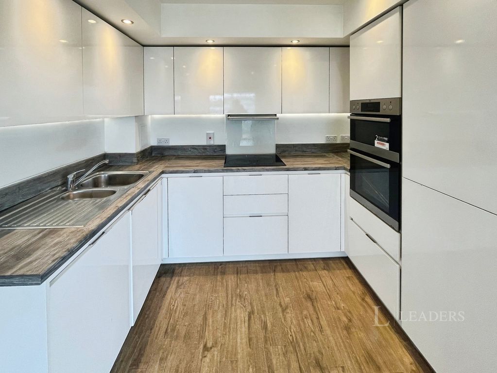 Property photo 3 of 8 Pbox-Img.Jpg