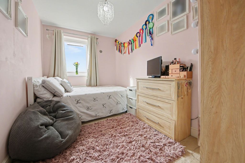Additional image 8 of 2 bed flat for sale489 Butts Road, Southampton SO19