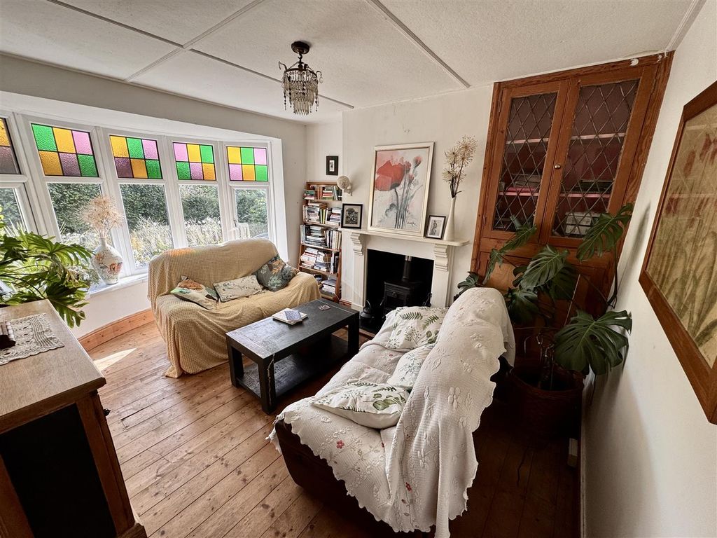 Property photo 2 of 15 Lounge