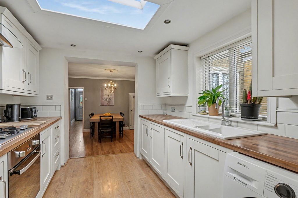 Property photo 2 of 16 4619967