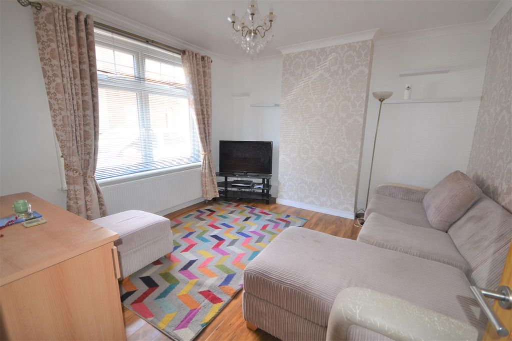 Property photo 2 of 11