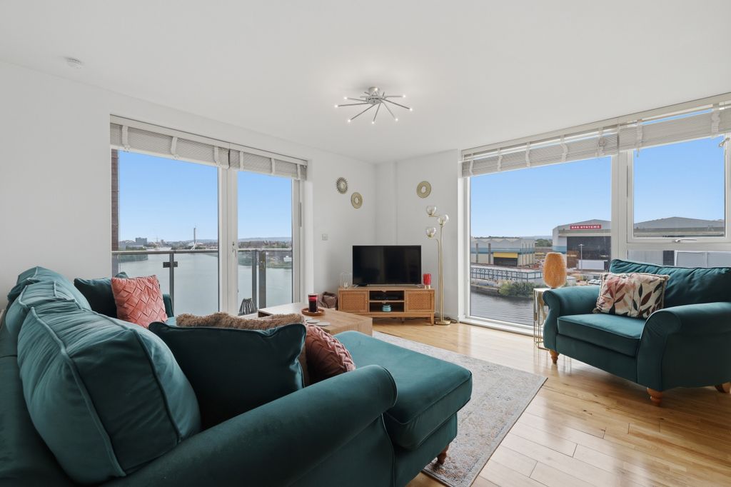 Property photo 2 of 44
