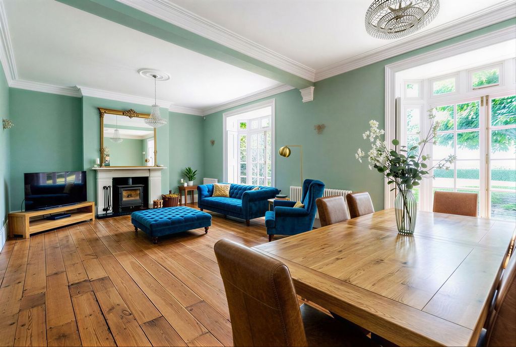 Property photo 2 of 31