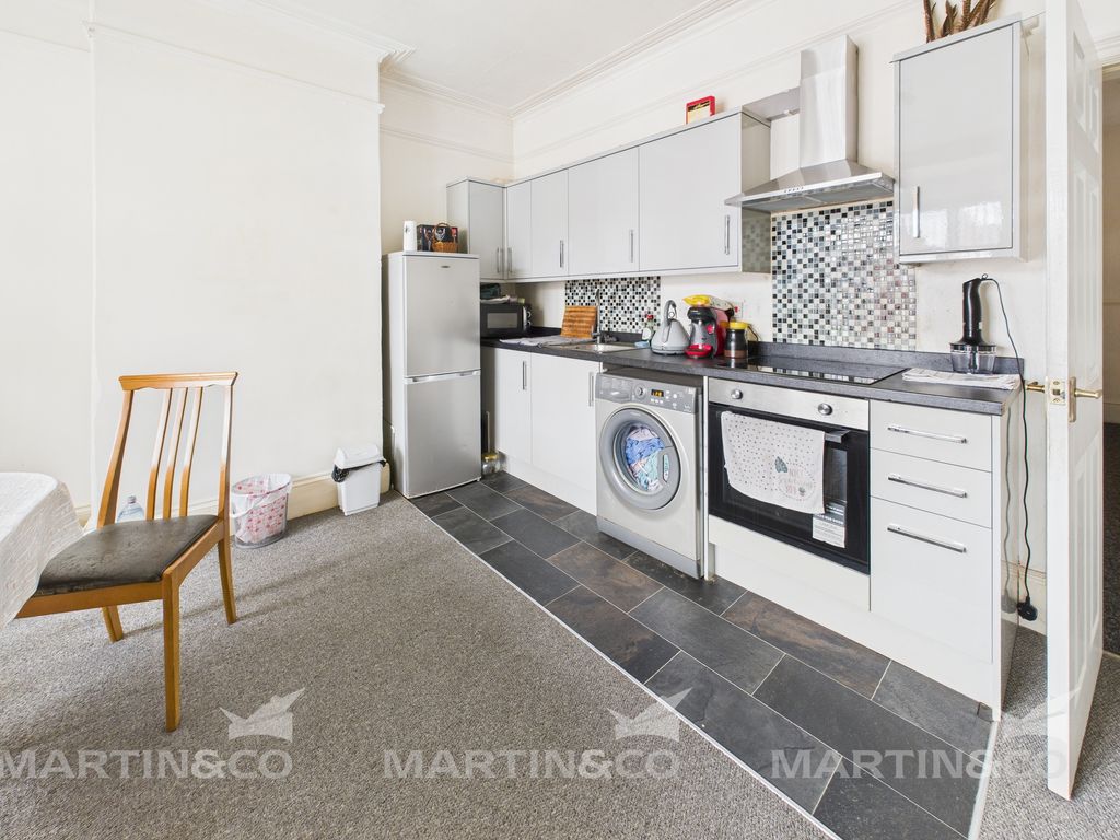 Property photo 3 of 12 Cam02406G0-Pr0488-Still005