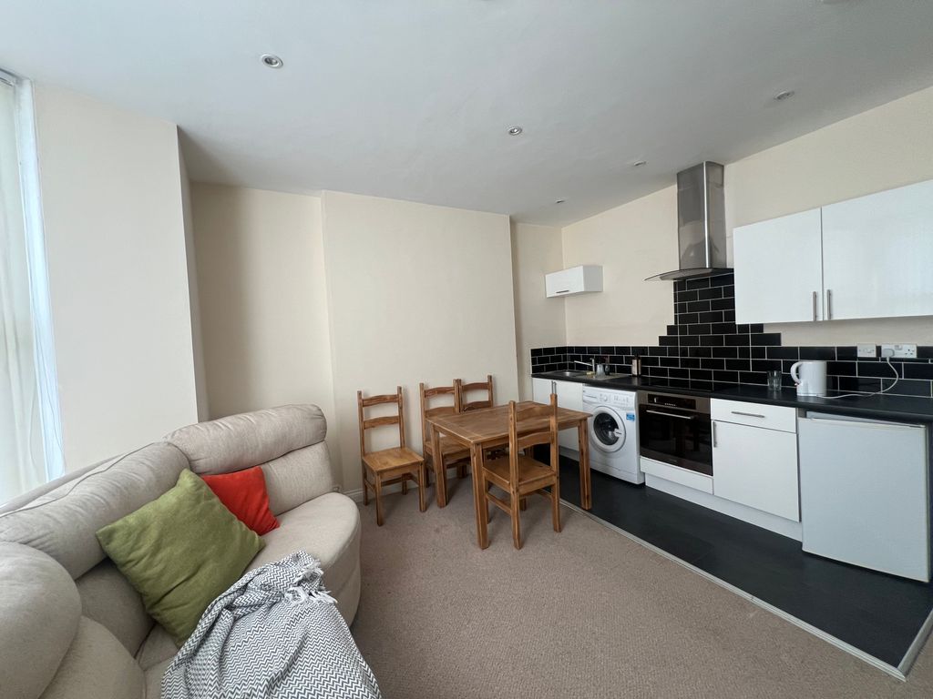 Property photo 3 of 5 Bedroom