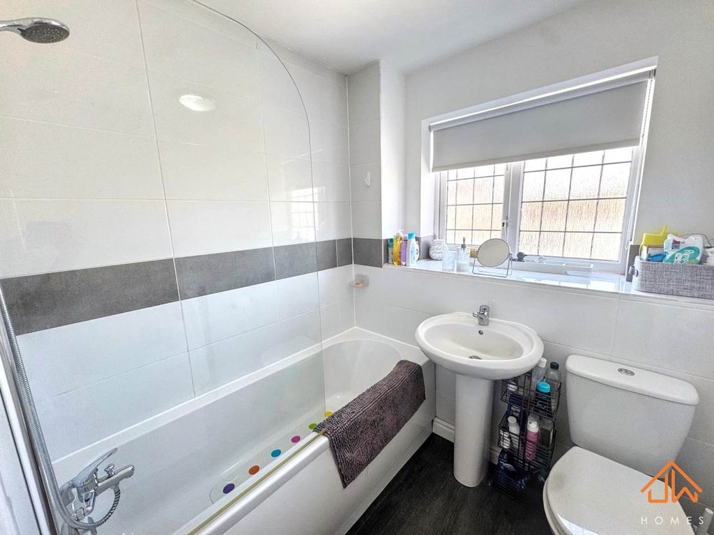 3 bed property for saleClos Coed Duon, Highfields Blackwood NP12 photo 5