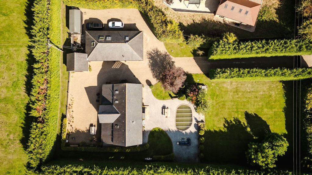 Property photo 1 of 40