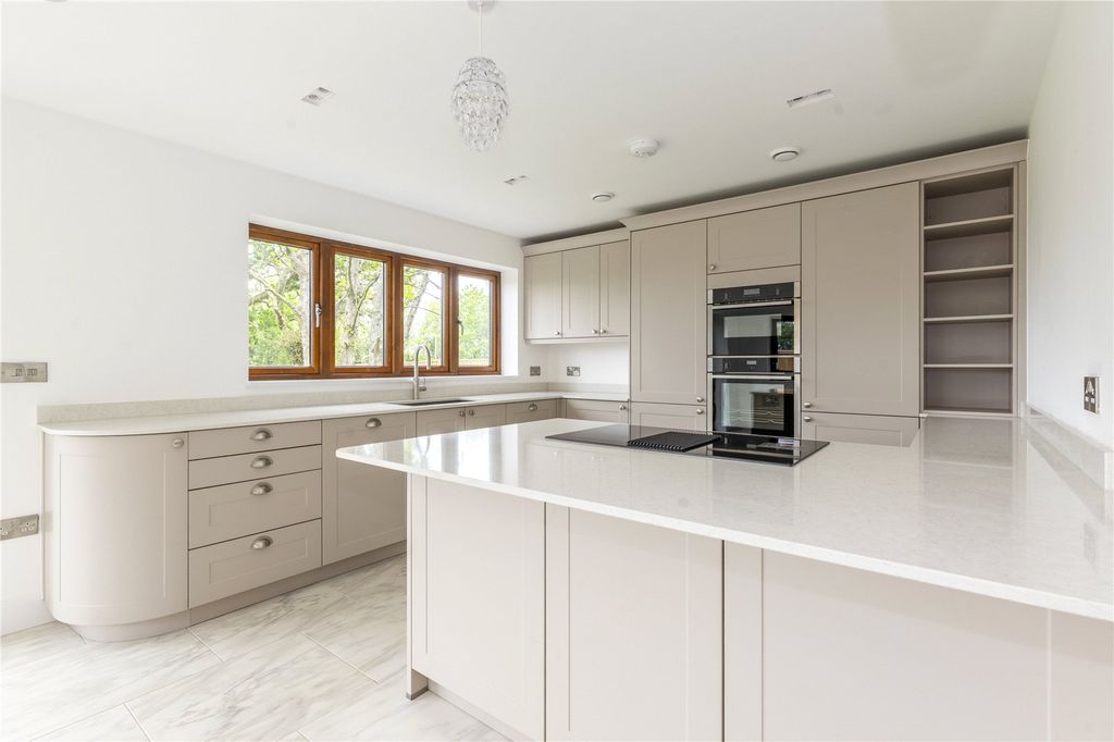 Property photo 2 of 16 Kitchen