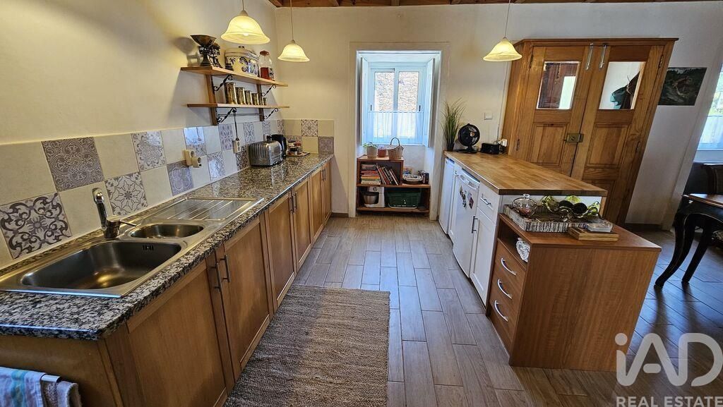 Property photo 2 of 40