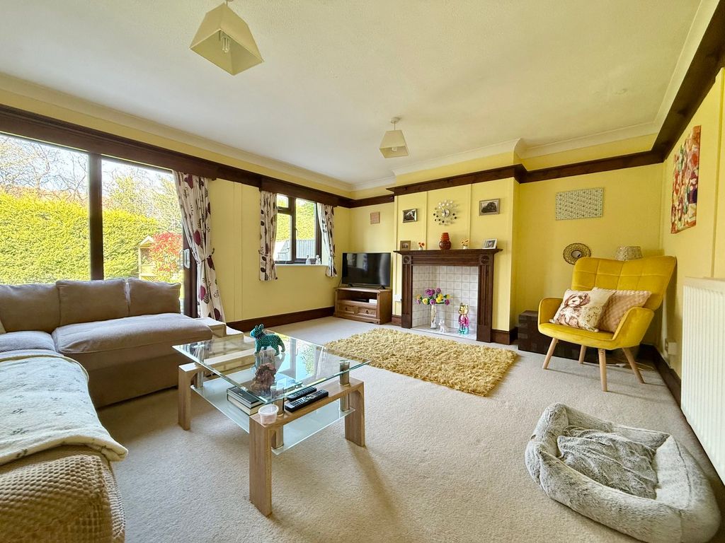 Property photo 2 of 25