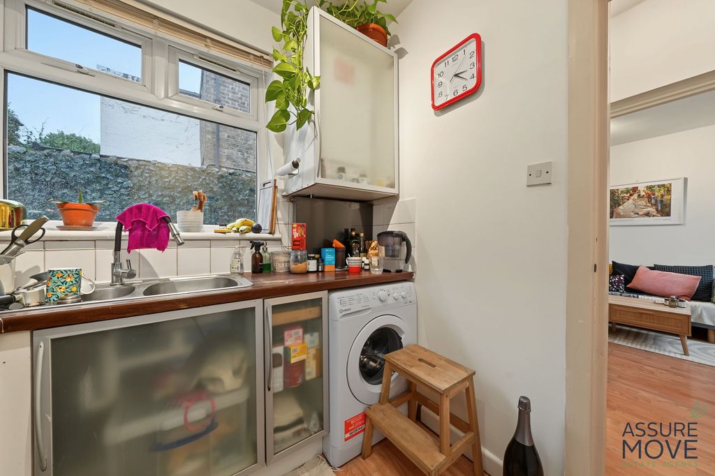 Property photo 2 of 11