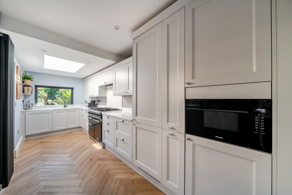 Property photo 3 of 12 31-6A6781B8Cb227-...