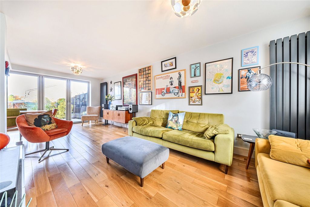 Property photo 3 of 21 Picture No. 14