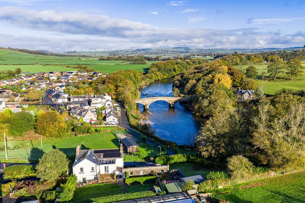 Property photo 2 of 44