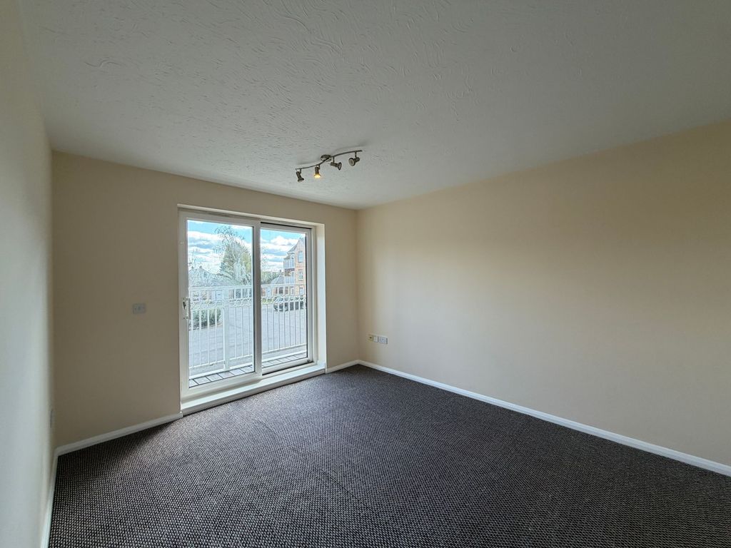 Property photo 3 of 7 Living Room