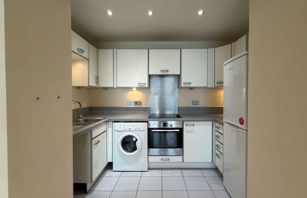 Property photo 3 of 7 2645320_Web_Medium.Jpg