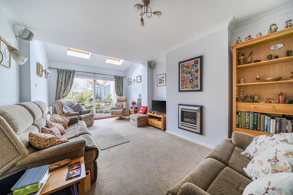 Property photo 2 of 20 1408204-4-698A254...