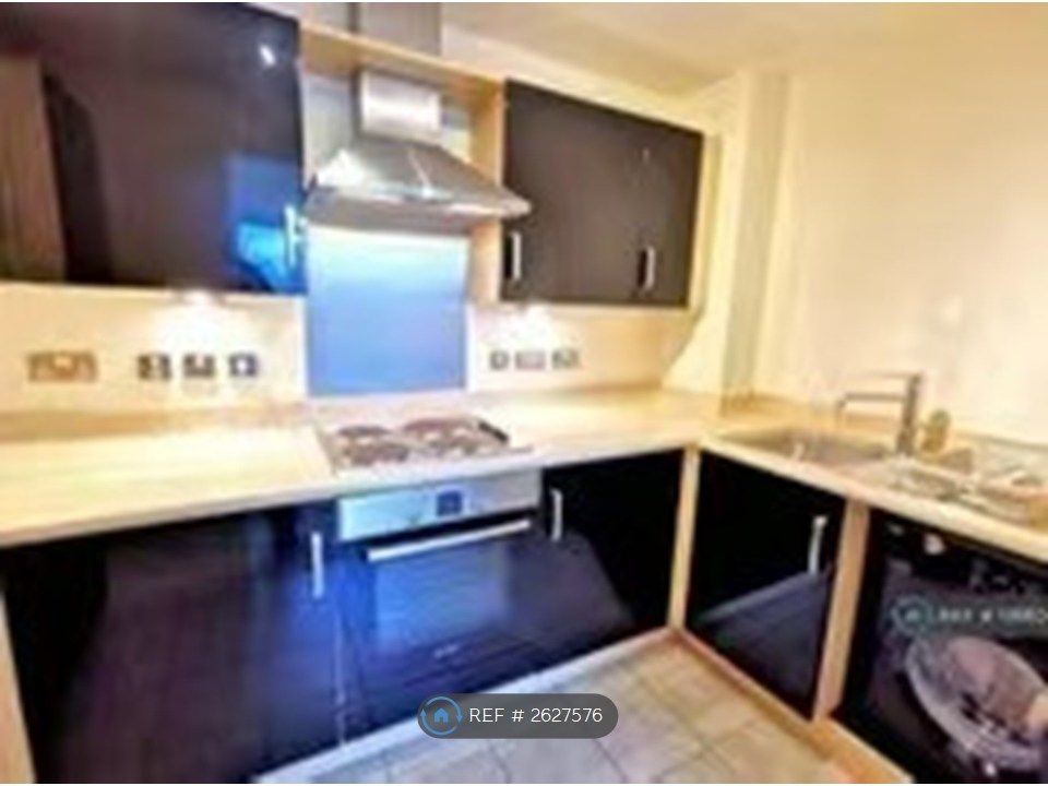 Property photo 2 of 11 Kitchen