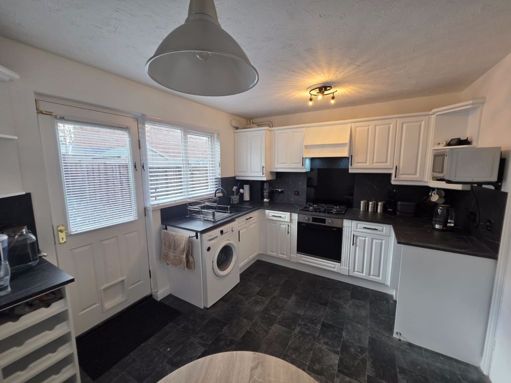 Property photo 3 of 7 Photo 6