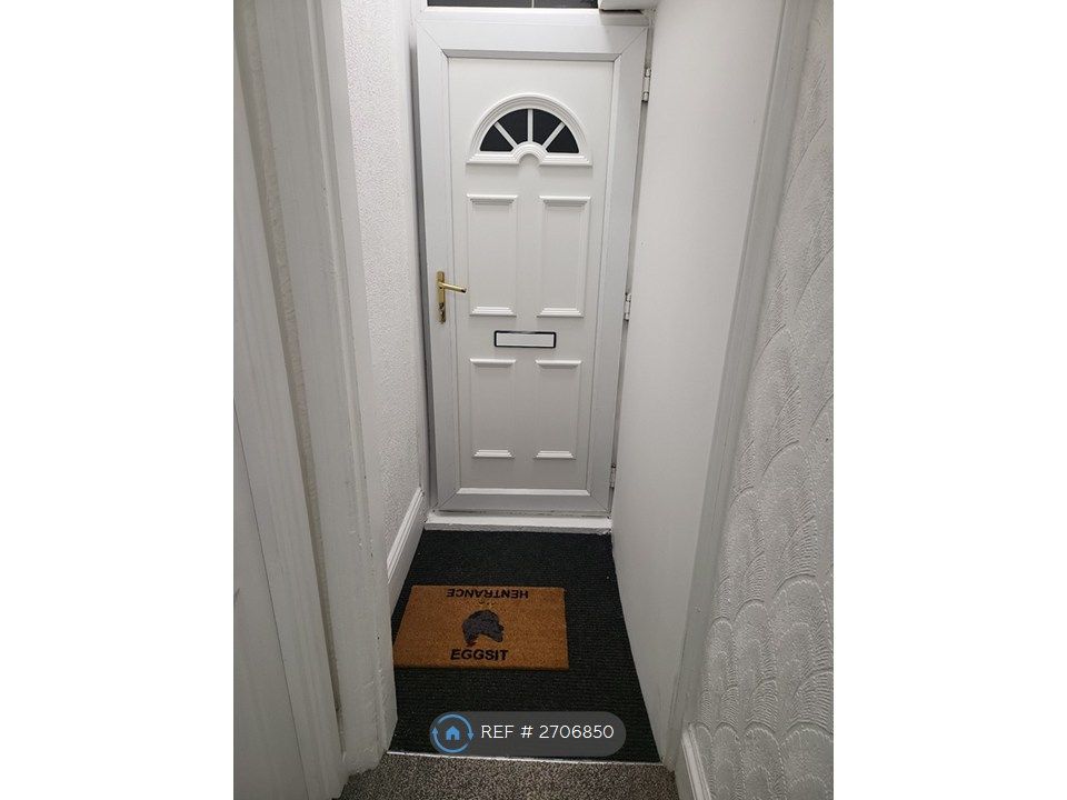 Property photo 2 of 33