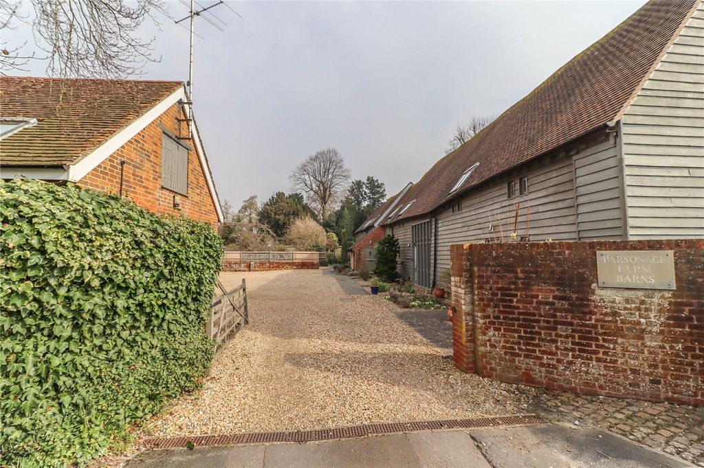 Property photo 2 of 19 Picture No. 24