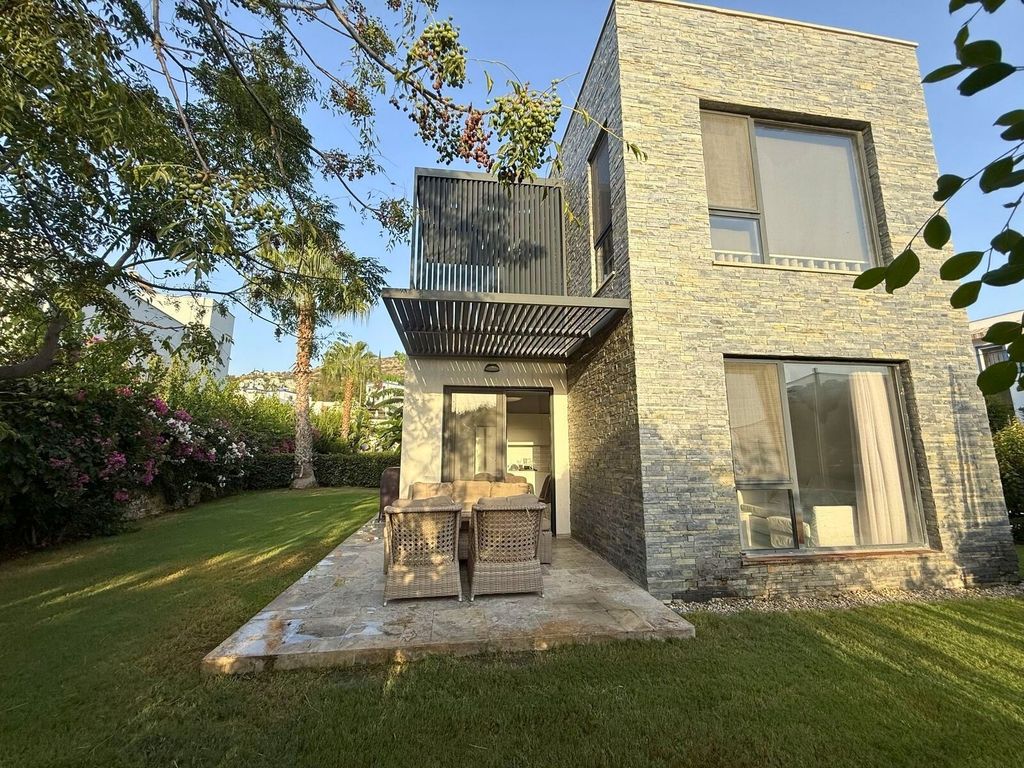 Property photo 1 of 21 Alluring Garden Apartment In Bodrum For Sale - Main View Of The Apartment And Garden