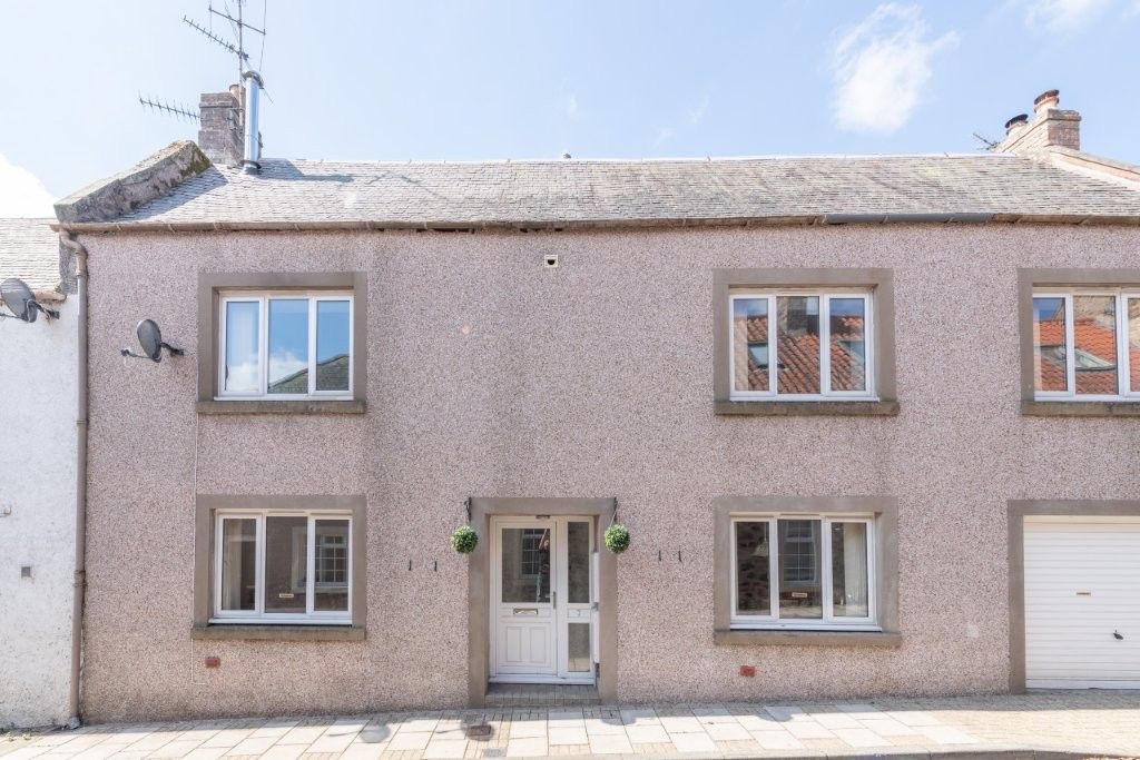 Property photo 2 of 31