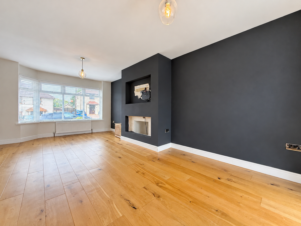 Property photo 3 of 17 3E4Aa997-3C9E-415B-Bdad-6778F2A71E45
