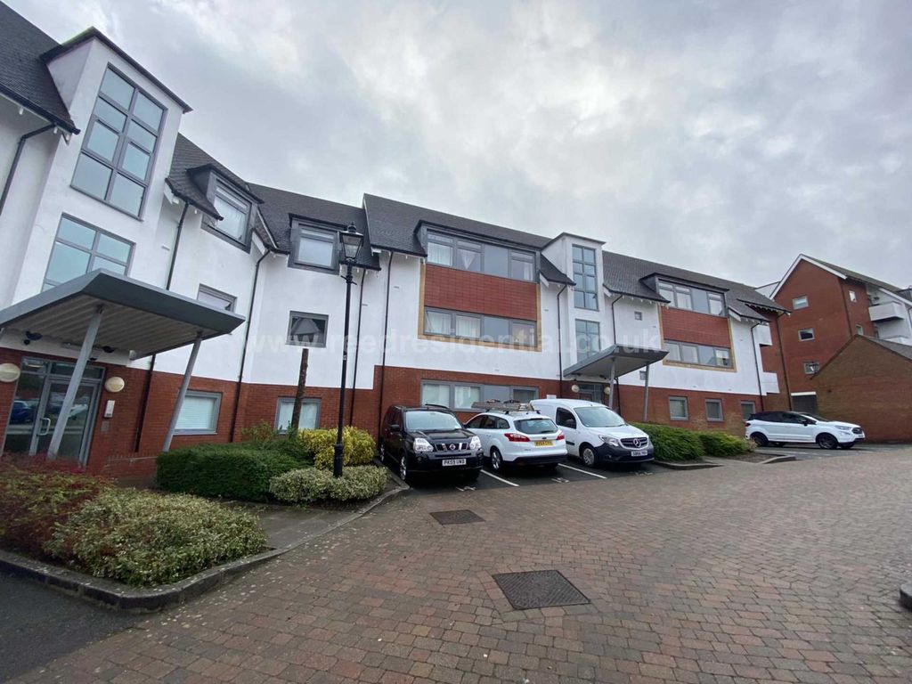 Property photo 2 of 10