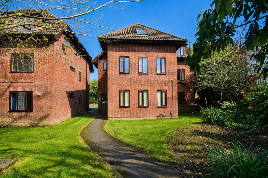 Property photo 1 of 5