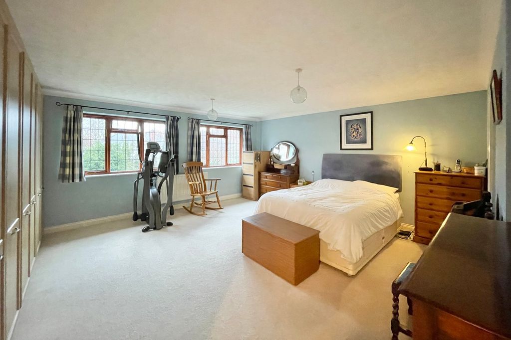 Additional image 14 of 4 bed detached house for saleSycamore Road, Farnborough GU14