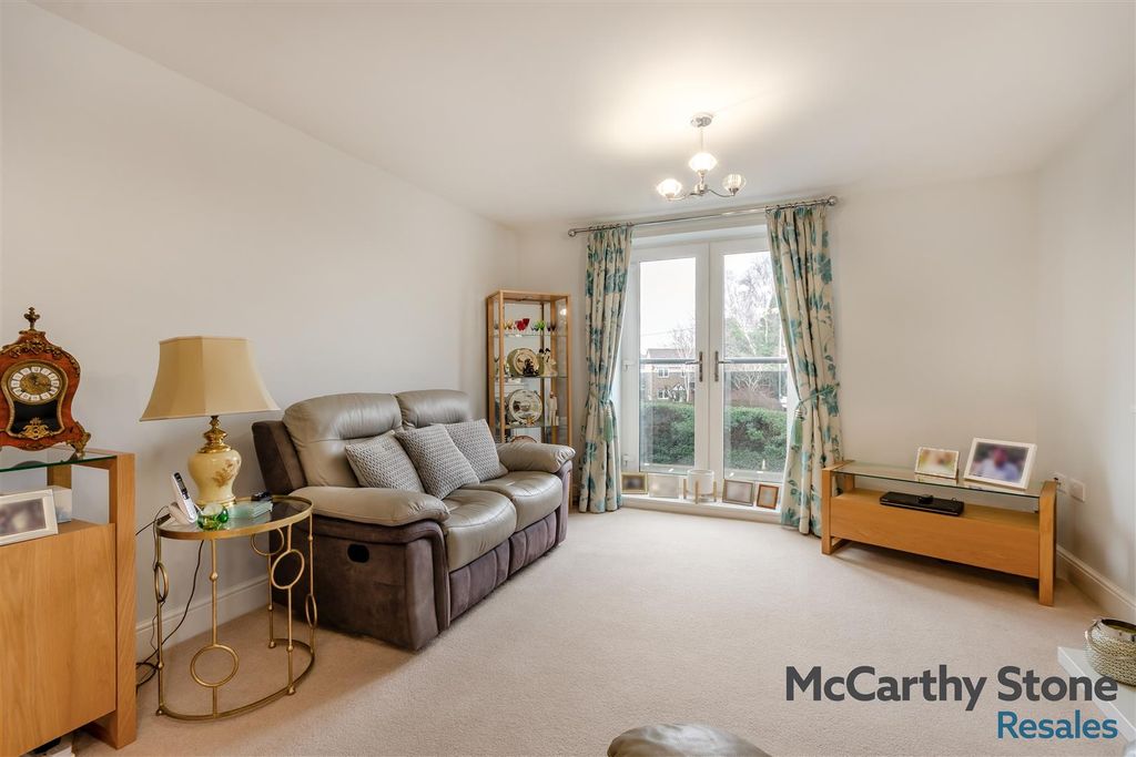 Property photo 2 of 38 8677160-Interior02.Jpg