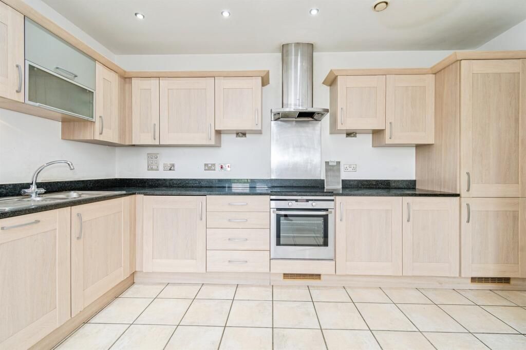 Property photo 2 of 13 Image