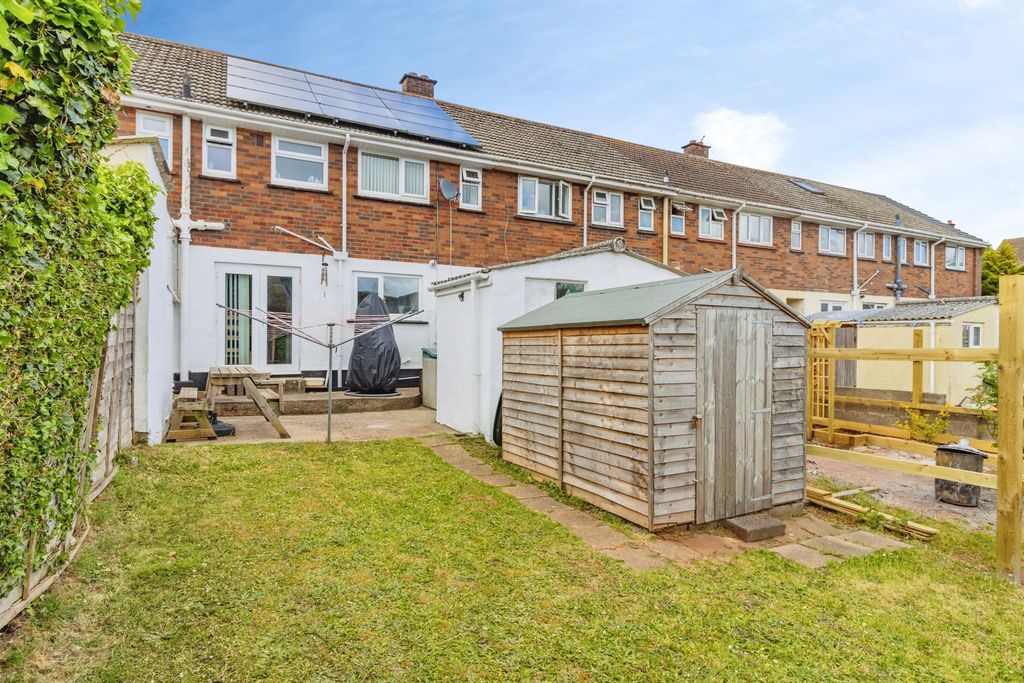 Property photo 2 of 17