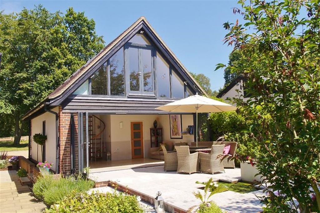 Property photo 3 of 27 (Main)