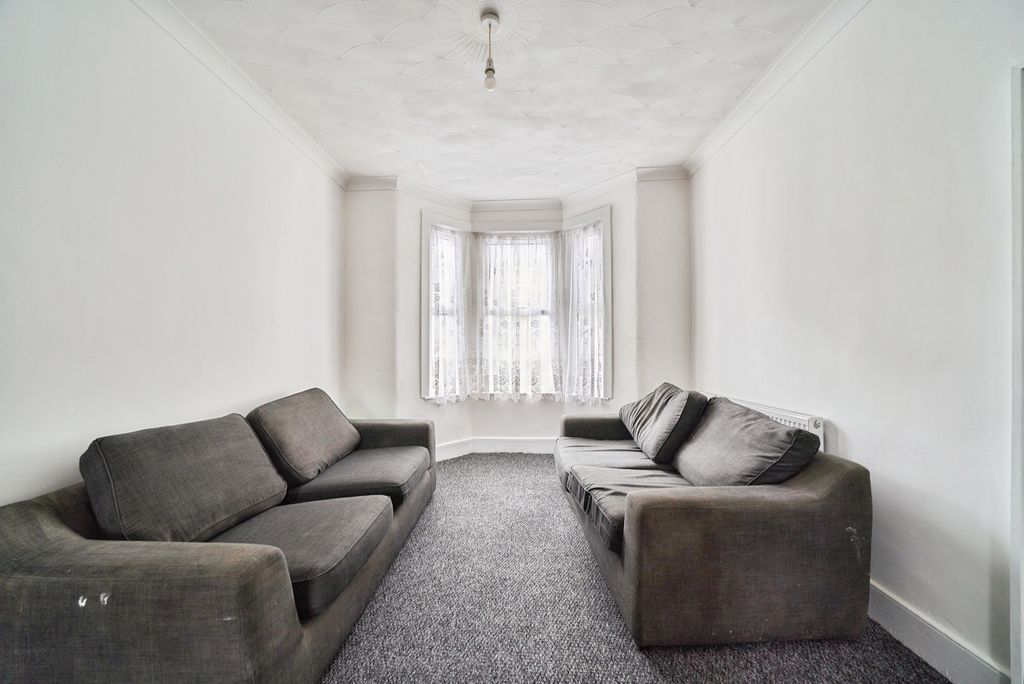 Property photo 3 of 21 Pbox-Img.Jpg