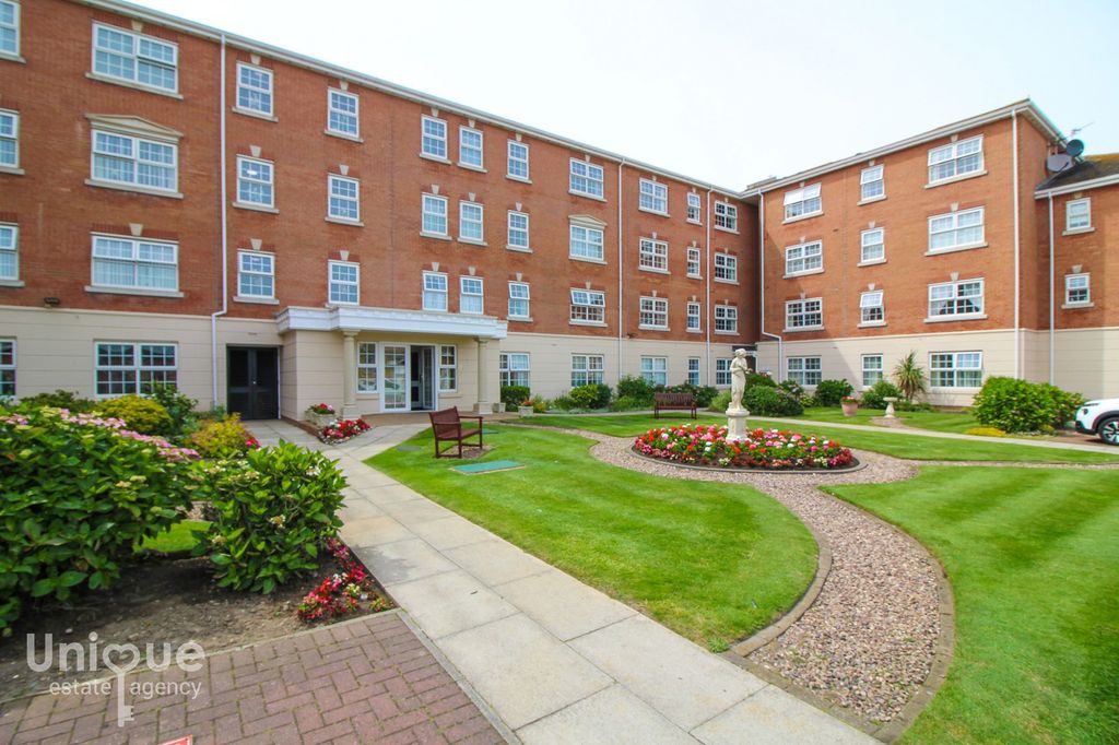 Property photo 2 of 19