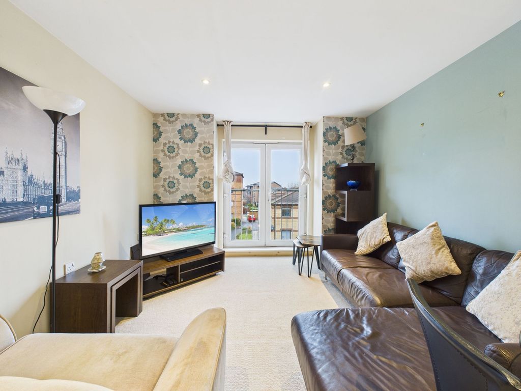 Property photo 2 of 12 Lounge