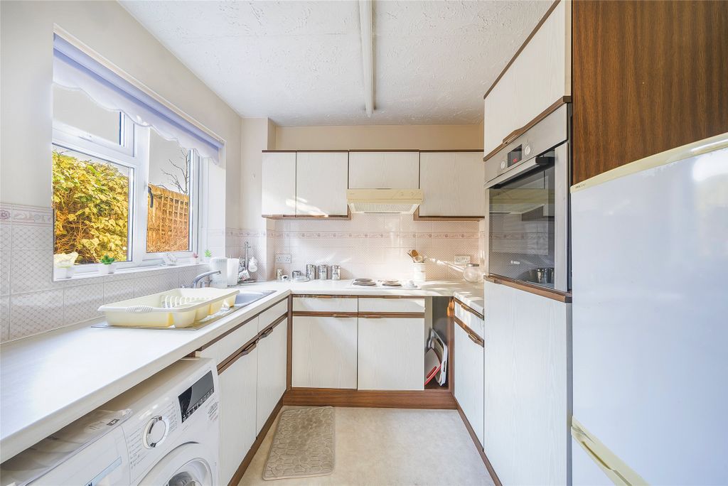 Property photo 3 of 17 Kitchen