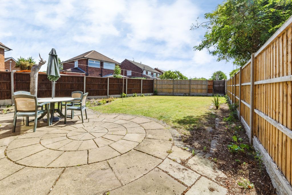 Property photo 2 of 19 2026-06-25-31Chestnutroad027