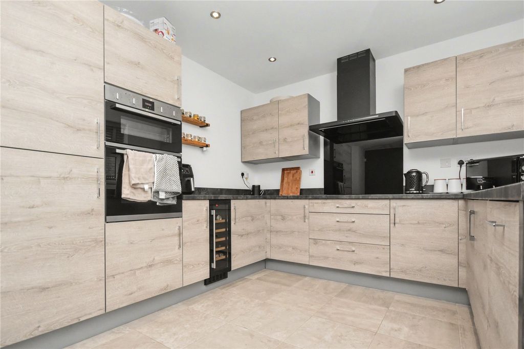 Property photo 3 of 20 Picture No. 19