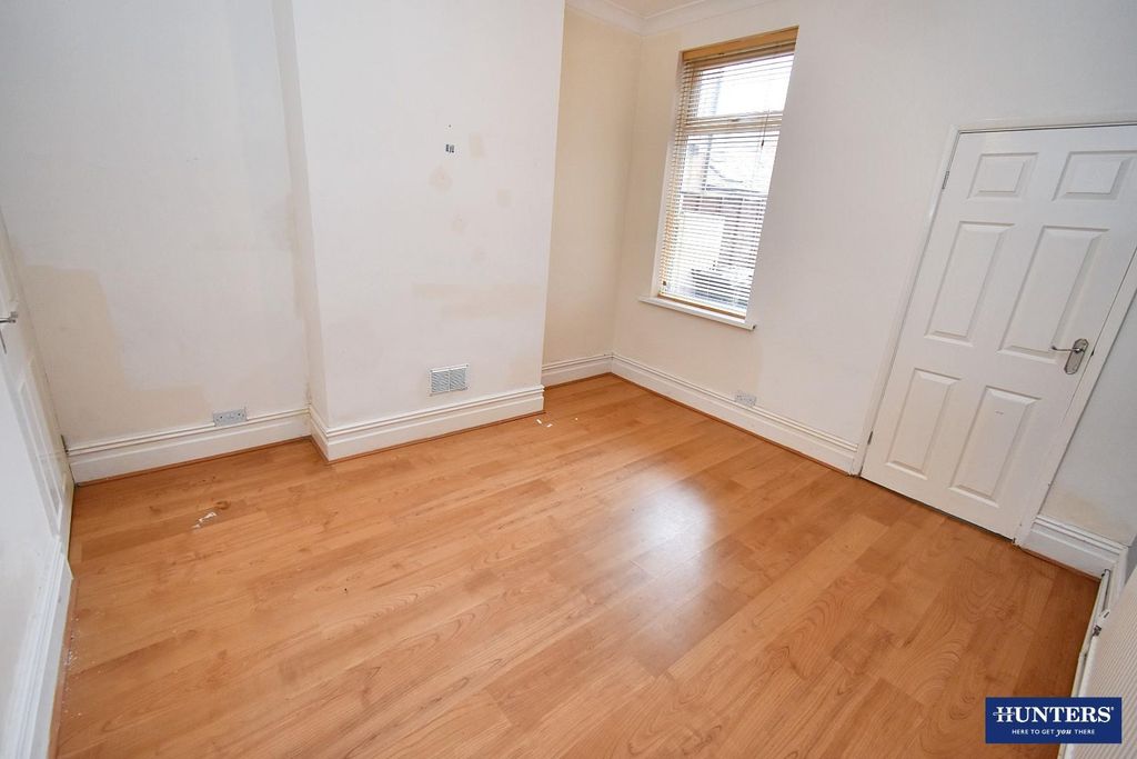 Property photo 3 of 10 Dining Room