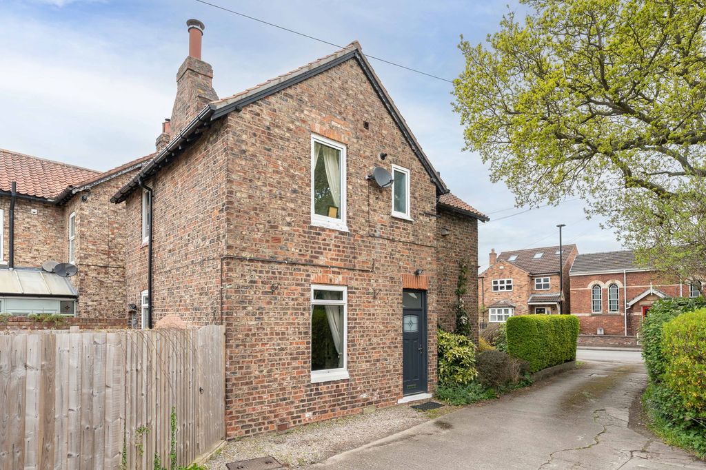 Property photo 2 of 19